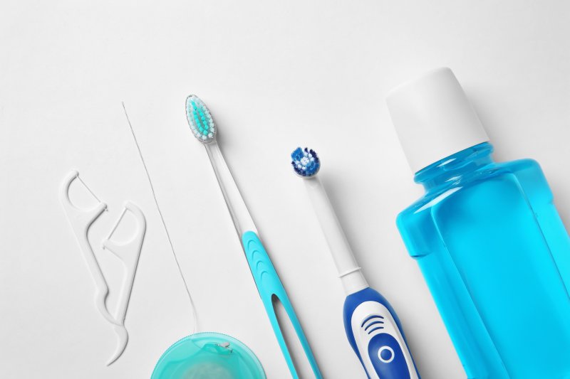 A full set of oral hygiene tools